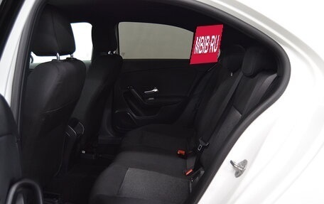 Mercedes-Benz A-Класс, 2019 год, 2 350 000 рублей, 16 фотография
