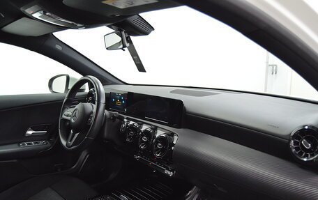 Mercedes-Benz A-Класс, 2019 год, 2 350 000 рублей, 22 фотография