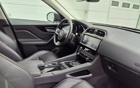 Jaguar F-Pace, 2019 год, 2 990 000 рублей, 14 фотография