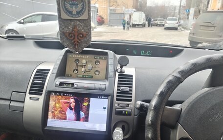 Toyota Prius, 2010 год, 760 000 рублей, 4 фотография