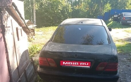 Mercedes-Benz E-Класс, 1998 год, 350 000 рублей, 6 фотография