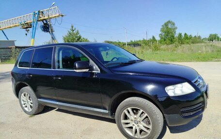Volkswagen Touareg III, 2004 год, 750 000 рублей, 2 фотография