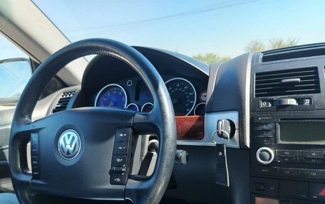 Volkswagen Touareg III, 2004 год, 750 000 рублей, 12 фотография