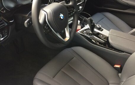 BMW 5 серия, 2019 год, 2 400 000 рублей, 6 фотография