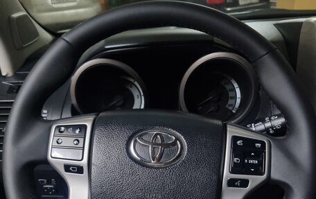 Toyota Land Cruiser Prado 150 рестайлинг 2, 2013 год, 2 850 000 рублей, 1 фотография