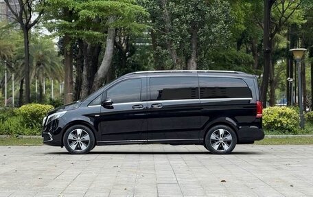 Mercedes-Benz V-Класс, 2021 год, 5 380 000 рублей, 3 фотография