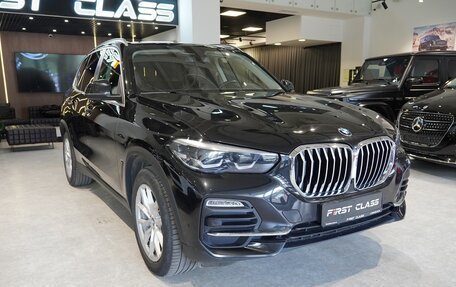 BMW X5, 2019 год, 5 800 000 рублей, 2 фотография