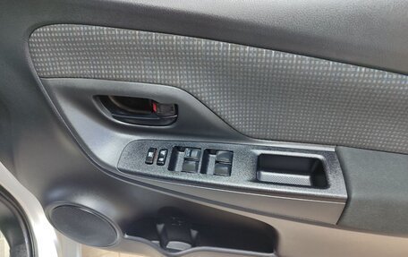 Toyota Vitz, 2019 год, 950 000 рублей, 10 фотография