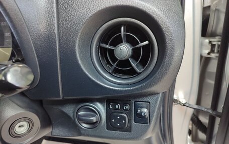 Toyota Vitz, 2019 год, 950 000 рублей, 12 фотография