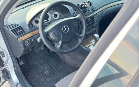 Mercedes-Benz E-Класс, 2005 год, 1 350 000 рублей, 13 фотография