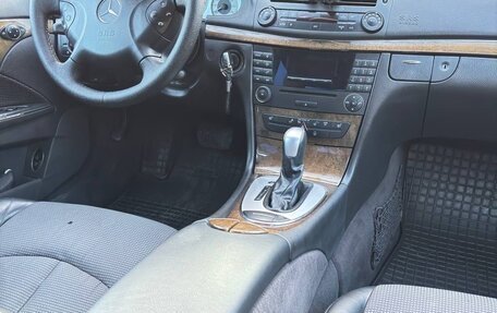 Mercedes-Benz E-Класс, 2005 год, 1 350 000 рублей, 14 фотография