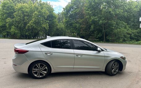 Hyundai Elantra VI рестайлинг, 2016 год, 1 600 000 рублей, 2 фотография