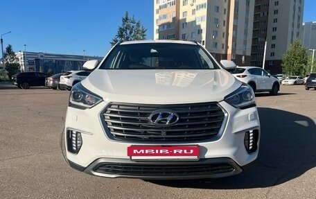 Hyundai Santa Fe III рестайлинг, 2018 год, 3 500 000 рублей, 4 фотография