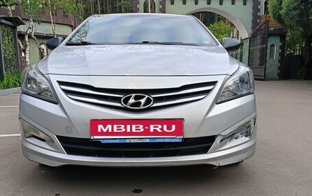 Hyundai Solaris II рестайлинг, 2015 год, 650 000 рублей, 5 фотография