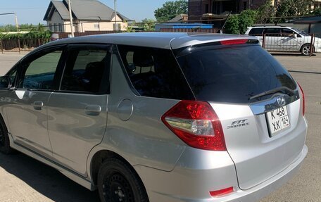 Honda Fit Shuttle I рестайлинг, 2011 год, 1 250 000 рублей, 2 фотография