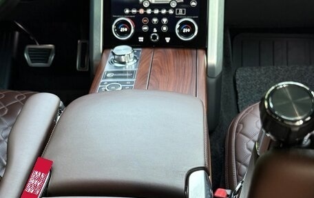 Land Rover Range Rover IV рестайлинг, 2021 год, 17 000 000 рублей, 7 фотография