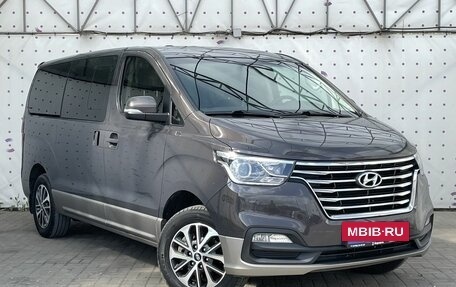 Hyundai Grand Starex Grand Starex I рестайлинг 2, 2020 год, 4 450 000 рублей, 2 фотография