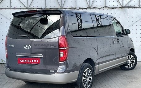 Hyundai Grand Starex Grand Starex I рестайлинг 2, 2020 год, 4 450 000 рублей, 4 фотография