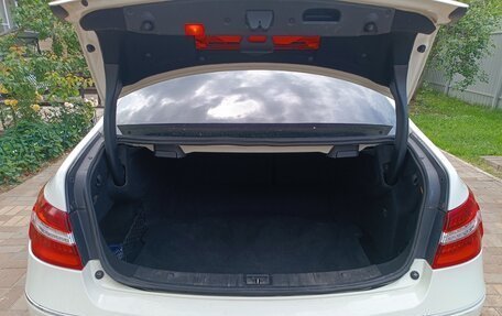 Mercedes-Benz E-Класс, 2011 год, 1 300 000 рублей, 9 фотография