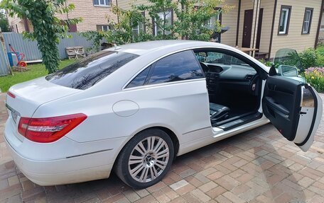 Mercedes-Benz E-Класс, 2011 год, 1 300 000 рублей, 8 фотография