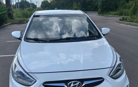 Hyundai Solaris II рестайлинг, 2013 год, 710 000 рублей, 2 фотография