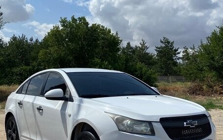 Chevrolet Cruze II, 2010 год, 629 000 рублей, 3 фотография