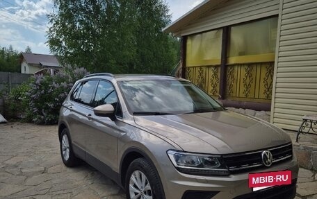Volkswagen Tiguan II, 2020 год, 2 900 000 рублей, 2 фотография