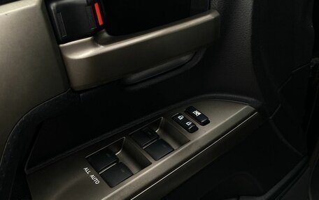 Toyota Land Cruiser 200, 2011 год, 2 999 000 рублей, 21 фотография