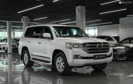 Toyota Land Cruiser 200, 2020 год, 7 600 000 рублей, 2 фотография