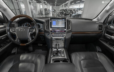 Toyota Land Cruiser 200, 2020 год, 7 600 000 рублей, 8 фотография