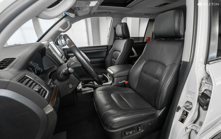 Toyota Land Cruiser 200, 2020 год, 7 600 000 рублей, 9 фотография