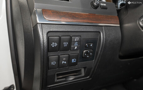 Toyota Land Cruiser 200, 2020 год, 7 600 000 рублей, 25 фотография