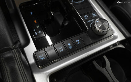 Toyota Land Cruiser 200, 2020 год, 7 600 000 рублей, 27 фотография