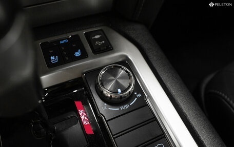 Toyota Land Cruiser 200, 2020 год, 7 600 000 рублей, 28 фотография