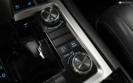 Toyota Land Cruiser 200, 2020 год, 7 600 000 рублей, 29 фотография