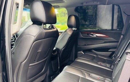 Cadillac Escalade IV, 2016 год, 3 300 000 рублей, 18 фотография