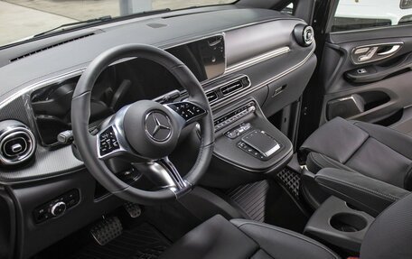 Mercedes-Benz V-Класс, 2024 год, 32 000 000 рублей, 17 фотография