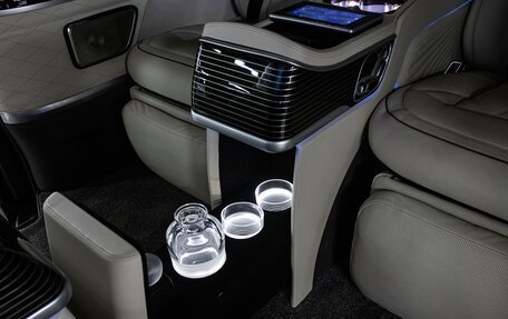 Mercedes-Benz V-Класс, 2024 год, 32 000 000 рублей, 22 фотография
