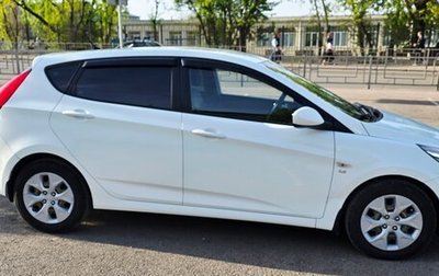 Hyundai Solaris II рестайлинг, 2015 год, 1 050 000 рублей, 1 фотография