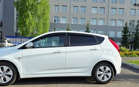 Hyundai Solaris II рестайлинг, 2015 год, 1 050 000 рублей, 5 фотография
