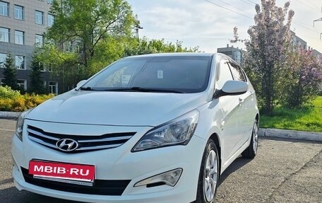 Hyundai Solaris II рестайлинг, 2015 год, 1 050 000 рублей, 13 фотография