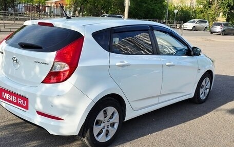 Hyundai Solaris II рестайлинг, 2015 год, 1 050 000 рублей, 10 фотография