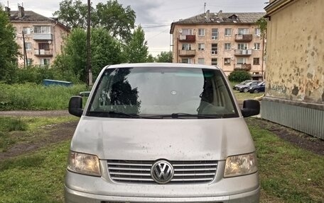 Volkswagen Transporter T5 рестайлинг, 2009 год, 1 000 000 рублей, 4 фотография