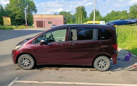 Honda Freed I, 2011 год, 1 020 000 рублей, 6 фотография