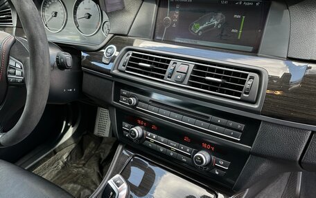 BMW 5 серия, 2011 год, 2 390 000 рублей, 35 фотография
