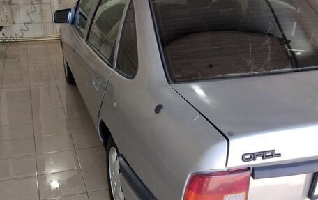 Opel Vectra A, 1993 год, 180 000 рублей, 4 фотография