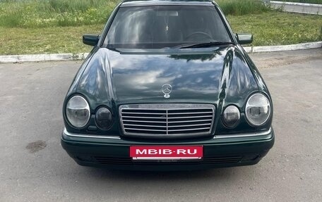 Mercedes-Benz E-Класс, 1997 год, 715 000 рублей, 2 фотография