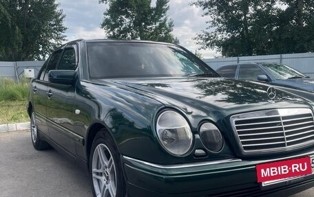 Mercedes-Benz E-Класс, 1997 год, 715 000 рублей, 4 фотография