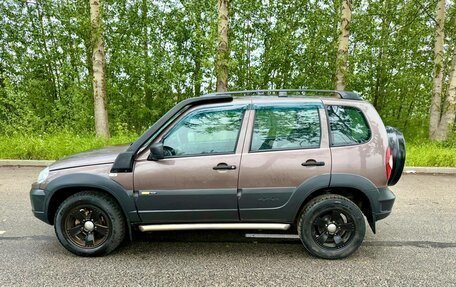 Chevrolet Niva I рестайлинг, 2017 год, 585 000 рублей, 5 фотография