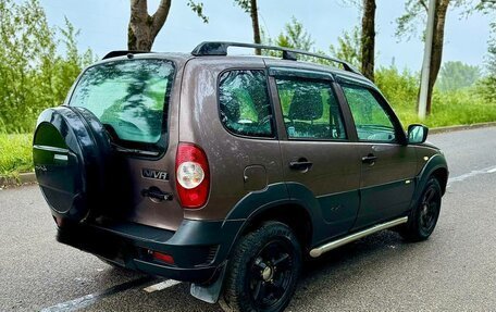 Chevrolet Niva I рестайлинг, 2017 год, 585 000 рублей, 3 фотография